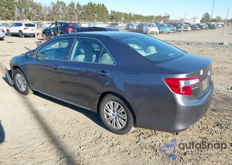 2014 Toyota Camry Le z USA, uszkodzony, nr VIN 4T4BF1FK0ER350557